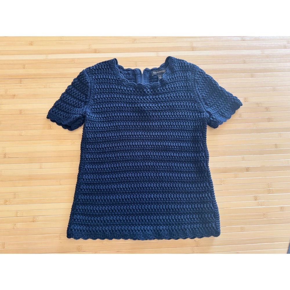 Banana Republic Navy Blue Crochet Knit Short Sleeve Scalloped Zipper Top Small